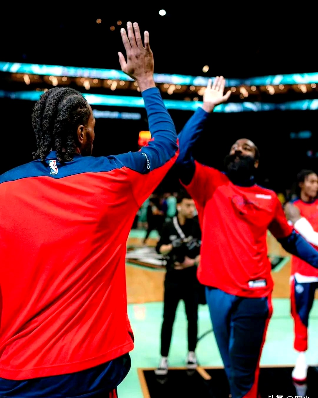 开云app下载-密尔沃基雄鹿训练开放日，赛后主帅复盘引欢呼，欧冠在即，团队化学反应显著的简单介绍